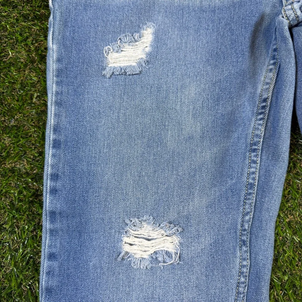 Levis 502 Regular Taper Jeans Light Wash Distressed Denim 29x29 Womens 18 Reg